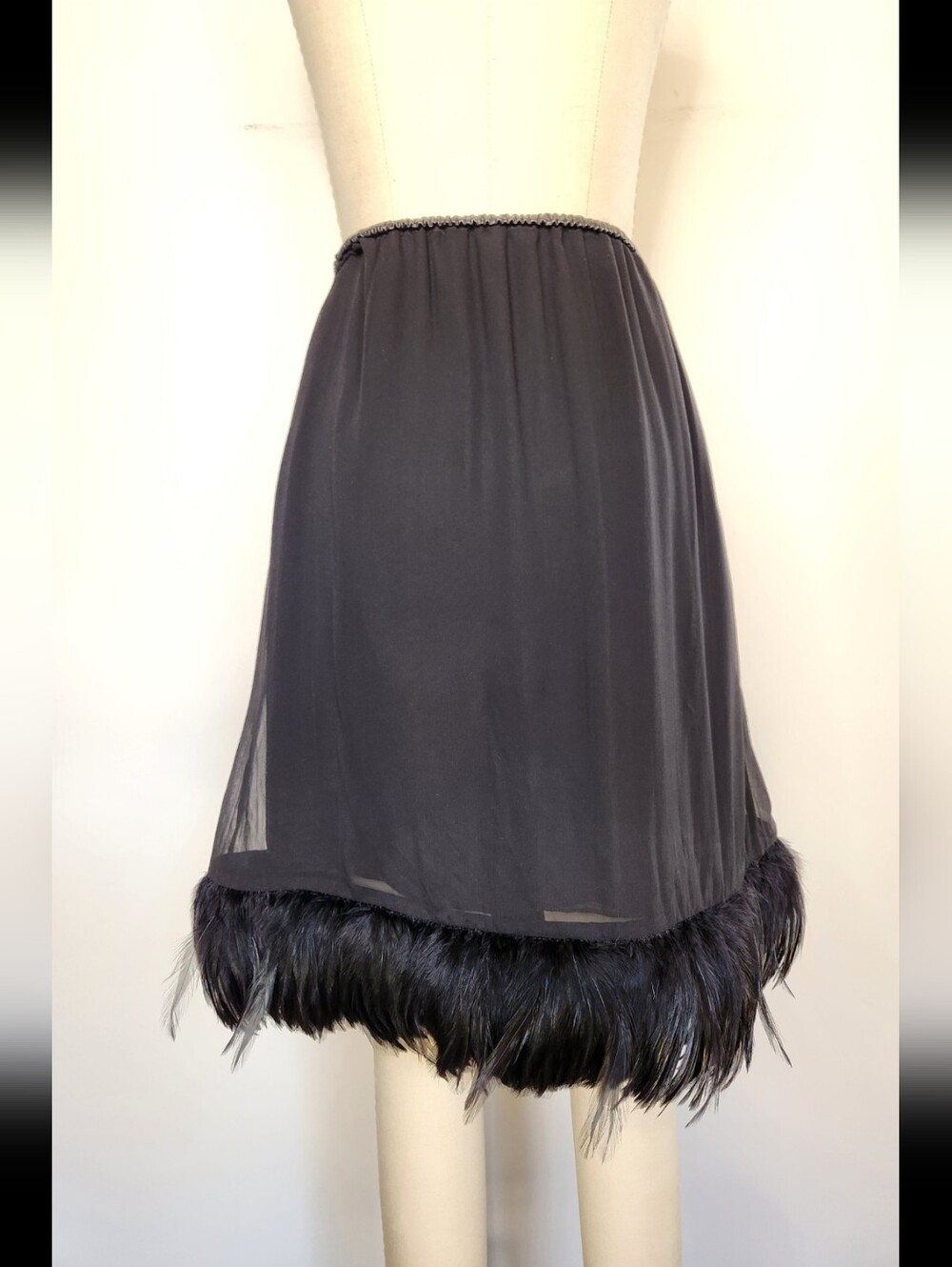 1999 Vintage Tom Ford for Gucci Black Silk Skirt With Feathers Sz 40 - US S - Picture 11 of 16